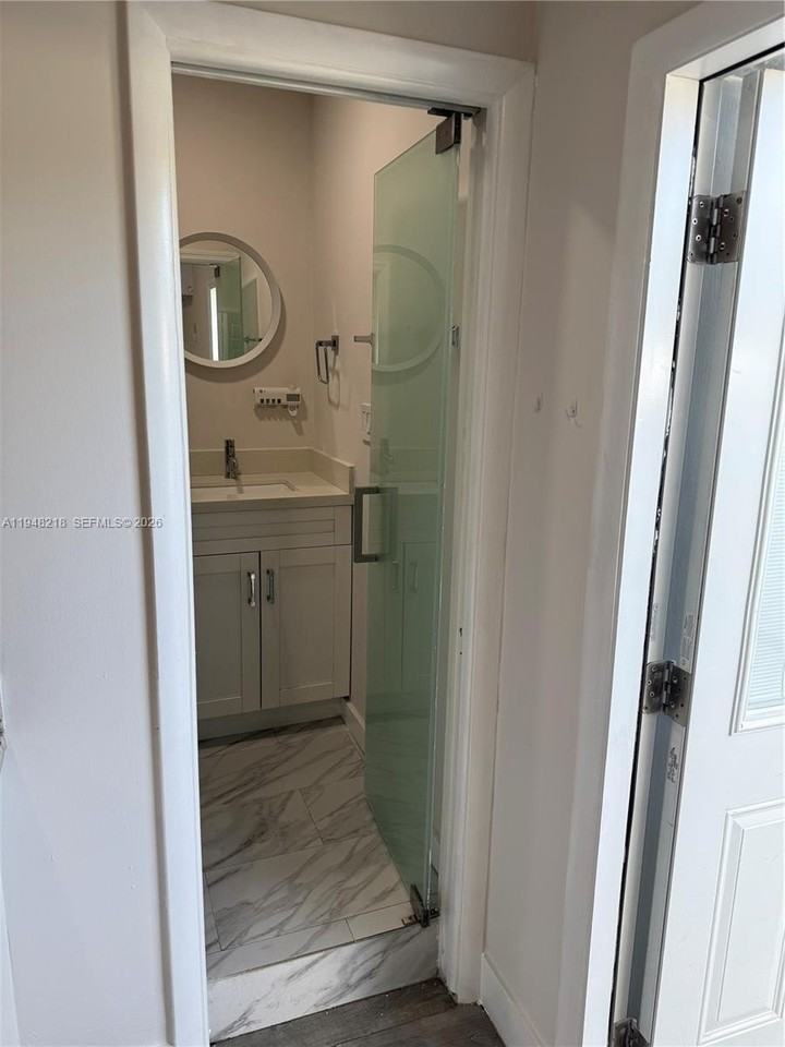 15740 Sw 102nd Pl #0 - Photo 7 of 10