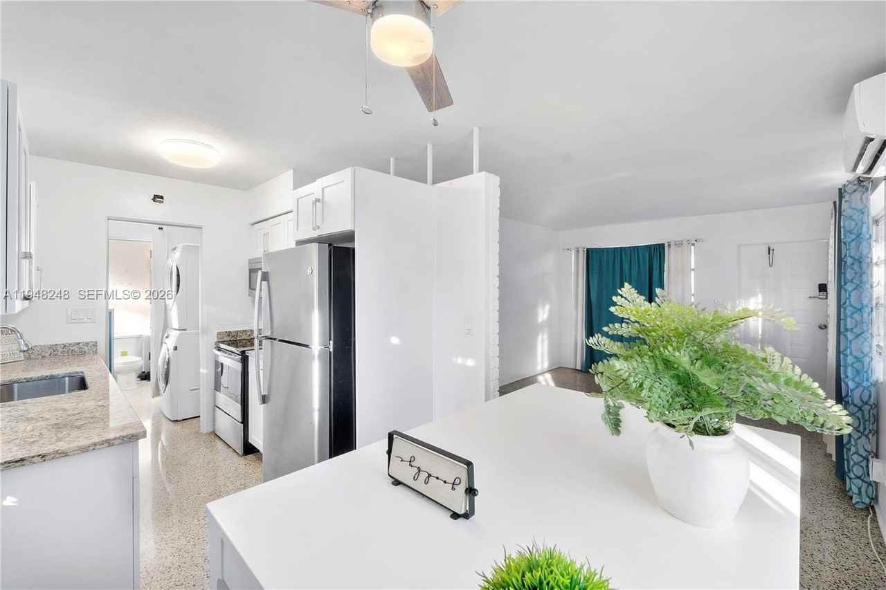 1821 Sw 11th Ct - Photo 6 of 13