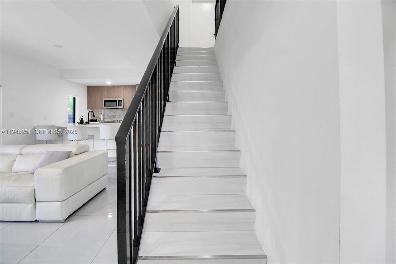 320 Nw 13th Ct #320 - Photo 7 of 24