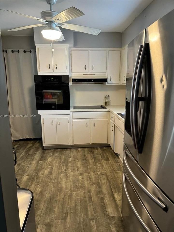 4820 Sw 11th Ct - Photo 3 of 12