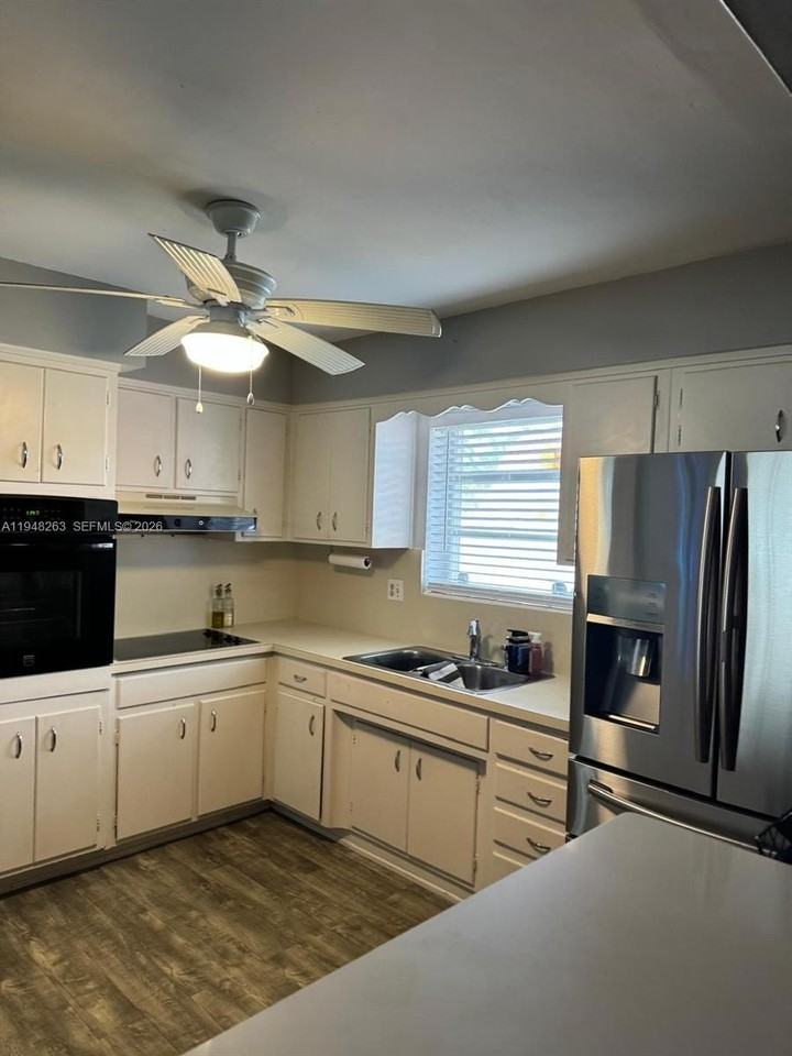 4820 Sw 11th Ct - Photo 4 of 12