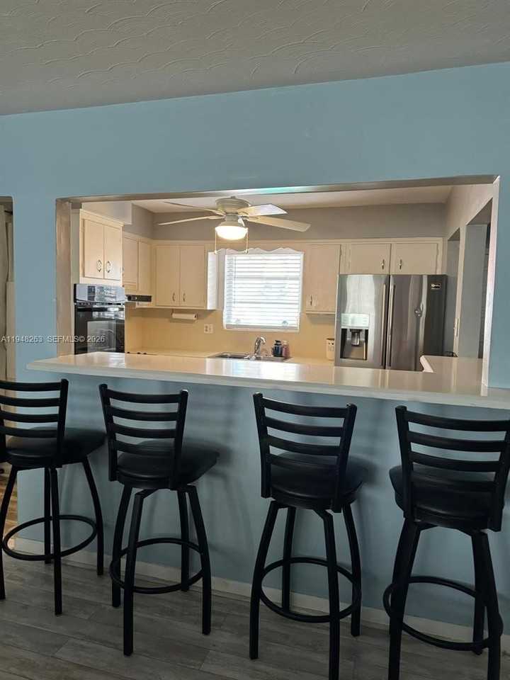 4820 Sw 11th Ct - Photo 5 of 12