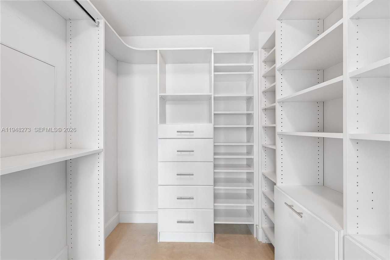 5959 Collins Ave #701 - Photo 6 of 25