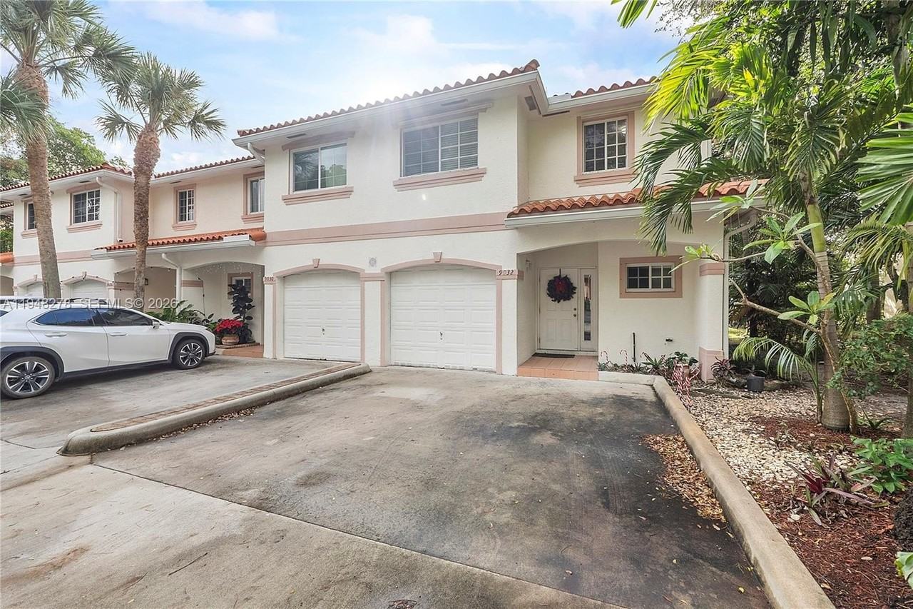 9032 Nw 38th Dr #8 - Photo 2 of 37