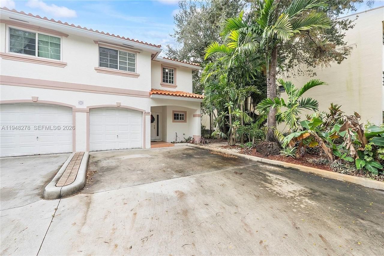 9032 Nw 38th Dr #8 - Photo 3 of 37