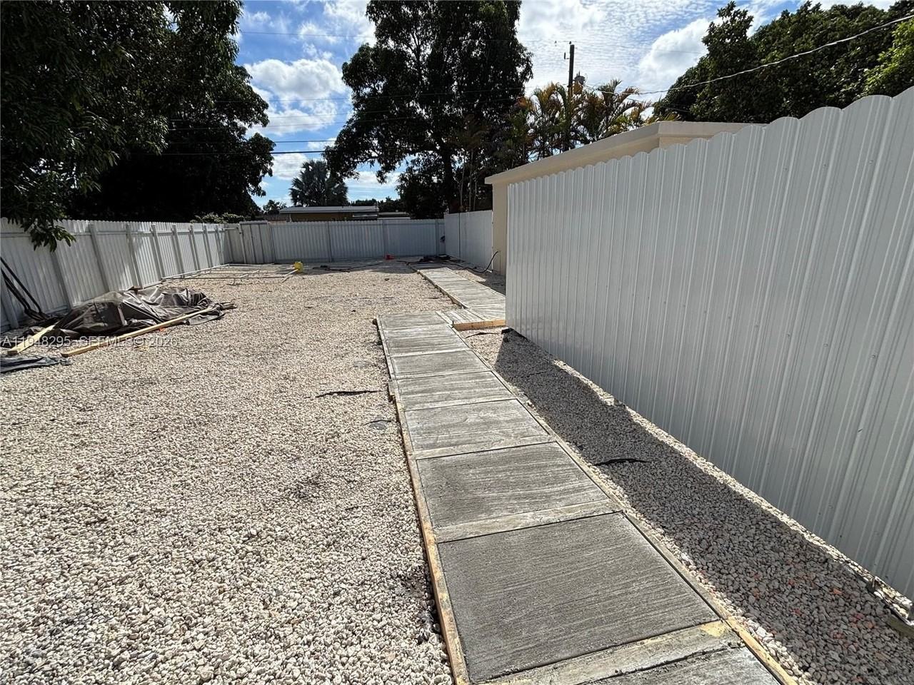 30 E 44th St #30 - Photo 4 of 16