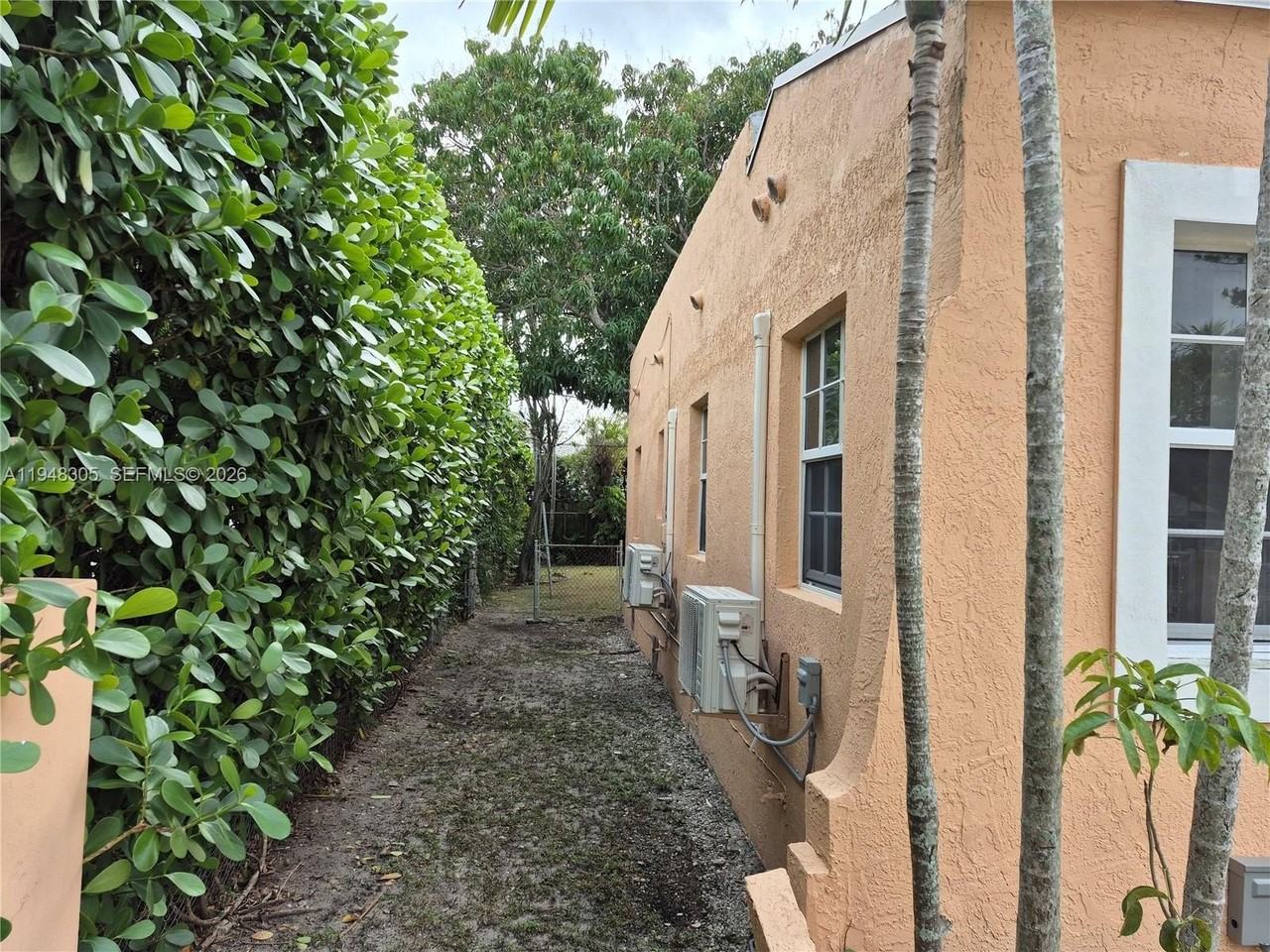 28 Ne 49th St #0 - Photo 4 of 19