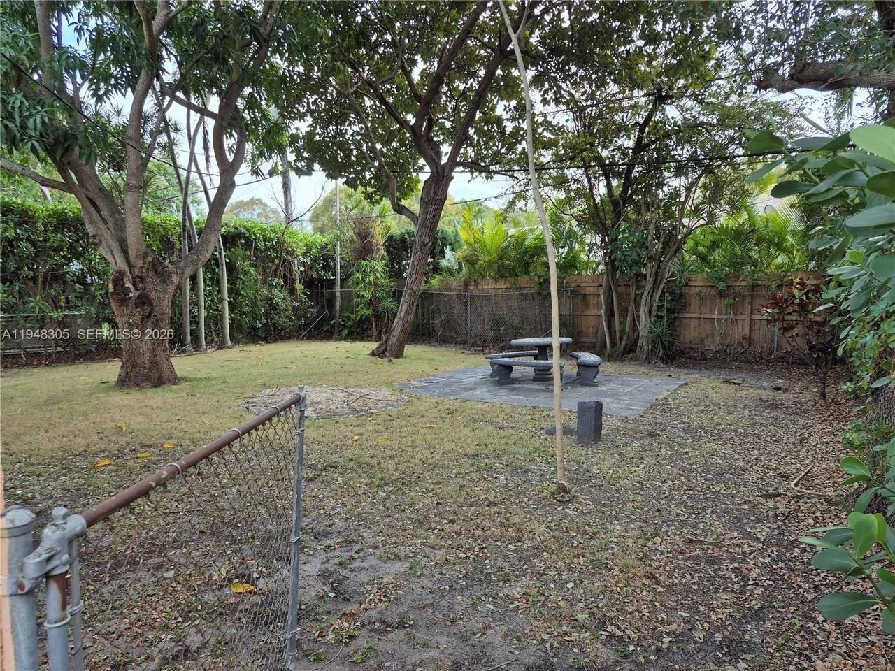 28 Ne 49th St #0 - Photo 7 of 19