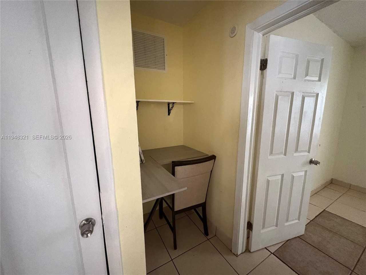 370 Nw 188th St - Photo 6 of 11