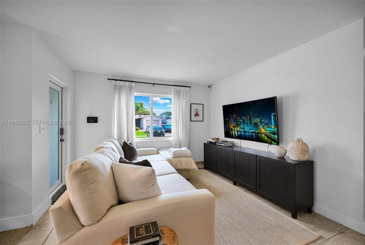 8780 Sw 200th Ter #0 - Photo 3 of 39