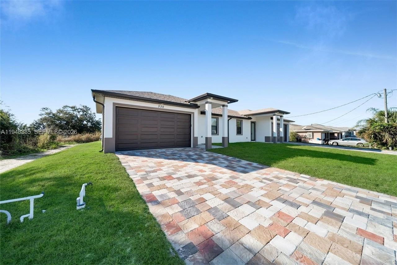 328 Gordon Ave S #328 - Photo 3 of 30