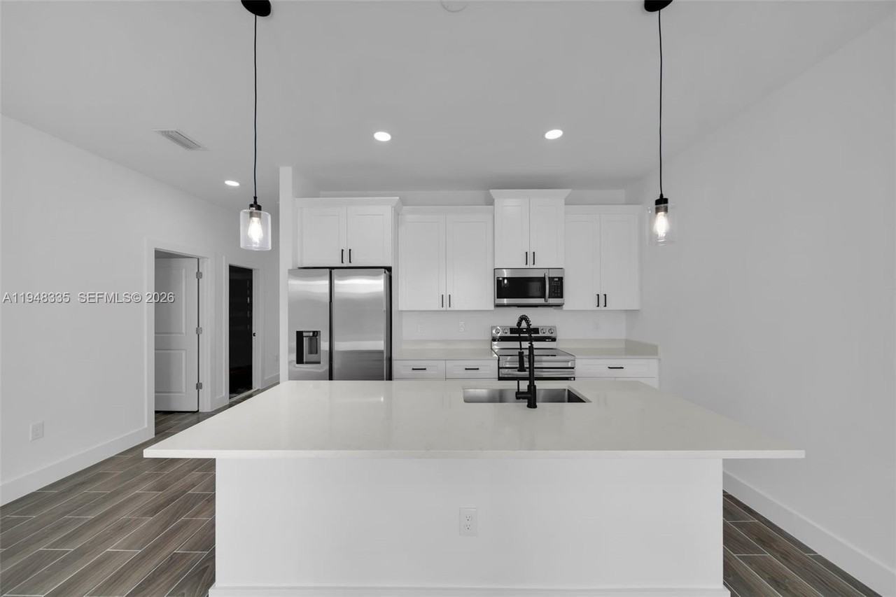 328 Gordon Ave S #328 - Photo 6 of 30