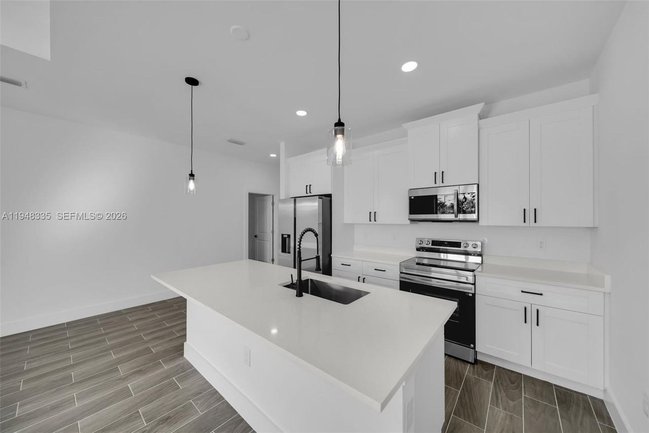 328 Gordon Ave S #328 - Photo 7 of 30