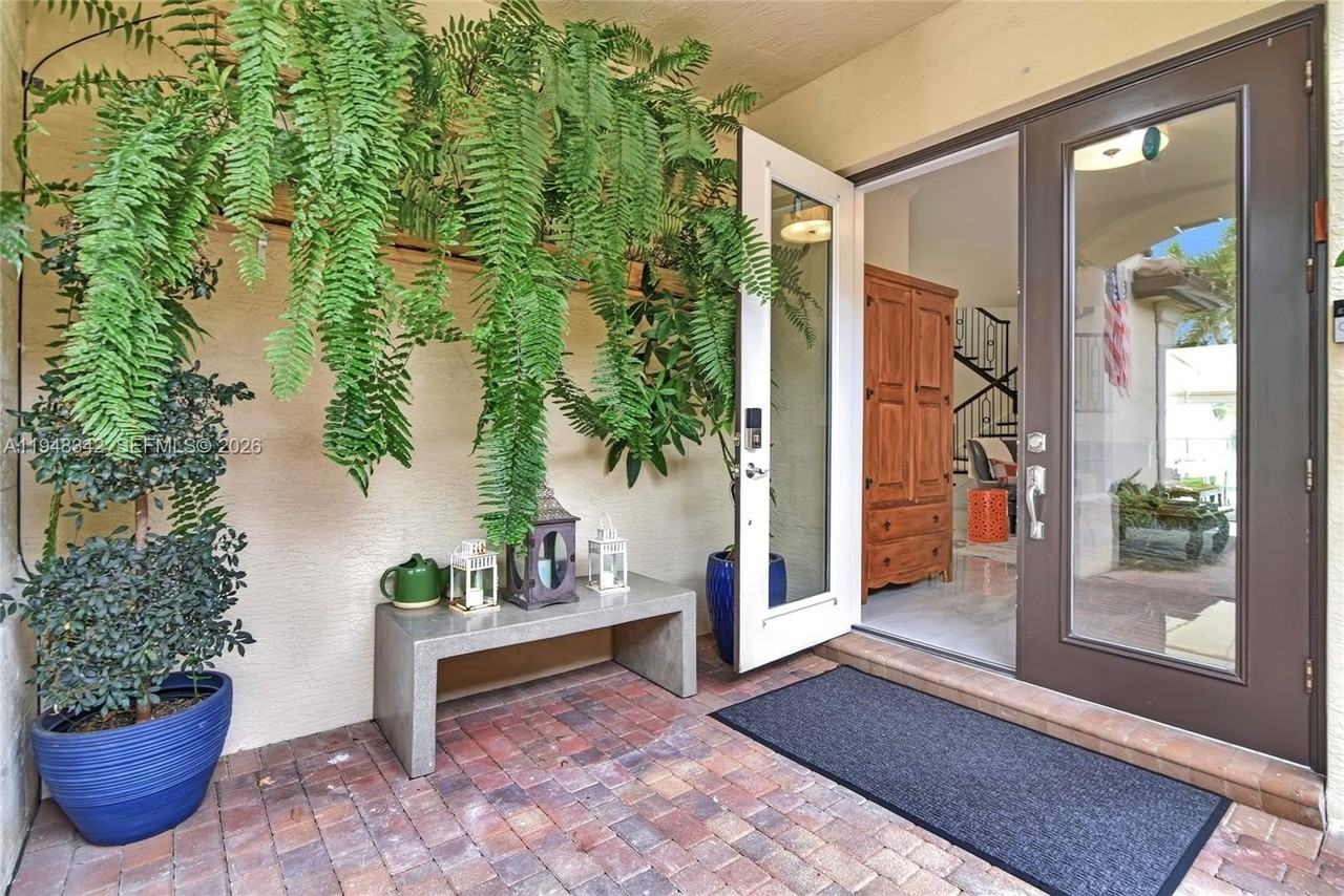 16805 Newark Bay Rd - Photo 3 of 33