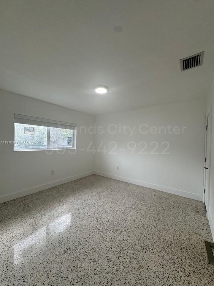 1230 Nw 8th Ct #A - Photo 7 of 11