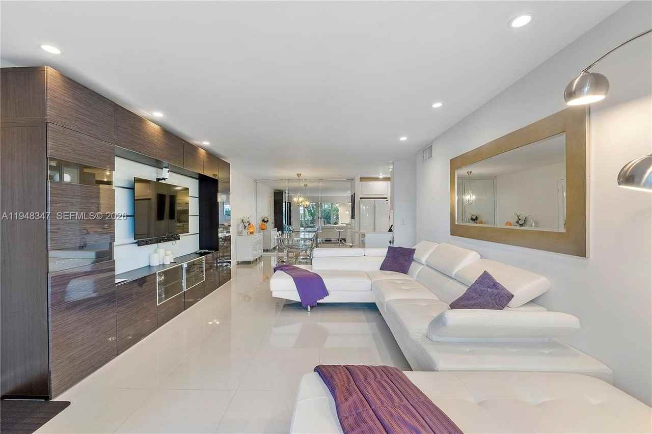 6261 Bay Club Dr #2 - Photo 3 of 28