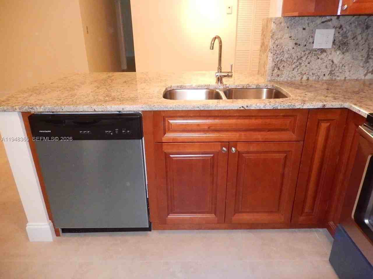 3017 N Oakland Forest Dr #106 - Photo 5 of 17