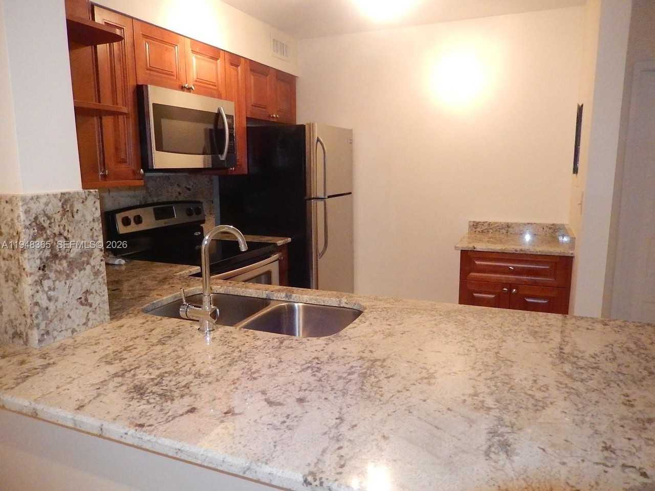 3017 N Oakland Forest Dr #106 - Photo 7 of 17