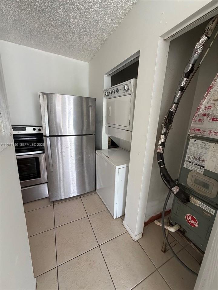 1491 Nw 22nd Ct #1 - Photo 3 of 9