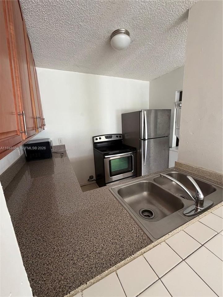 1491 Nw 22nd Ct #1 - Photo 6 of 9