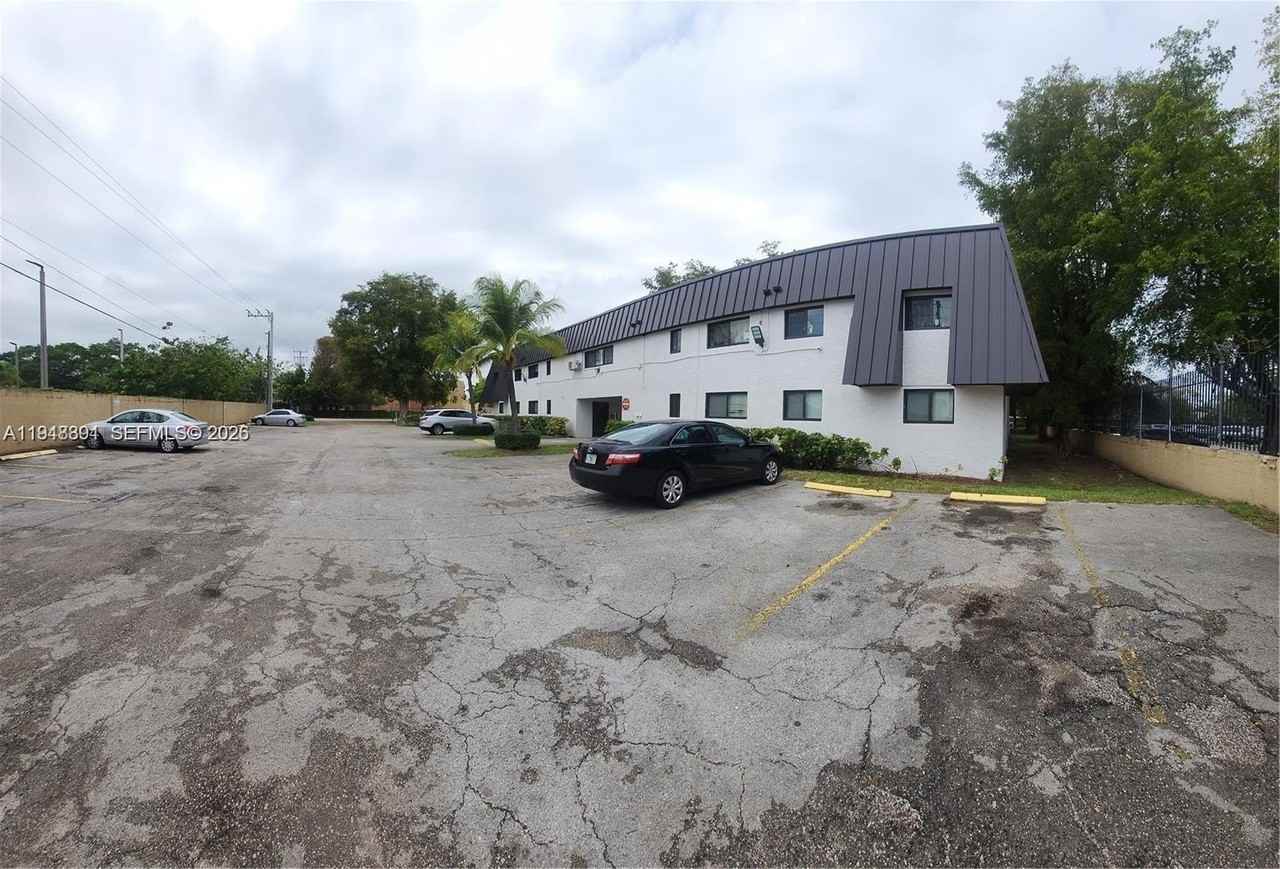 19600 Sw 110th Ct #203 - Photo 2 of 14