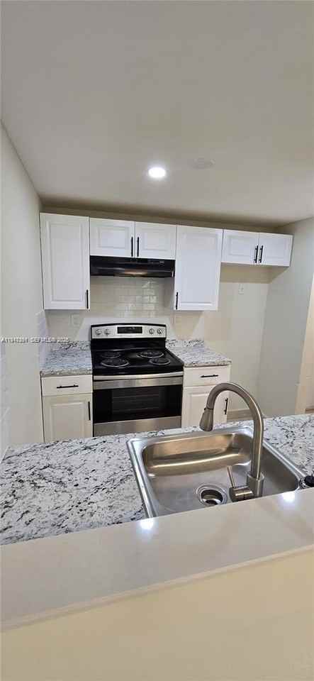 19600 Sw 110th Ct #203 - Photo 4 of 14