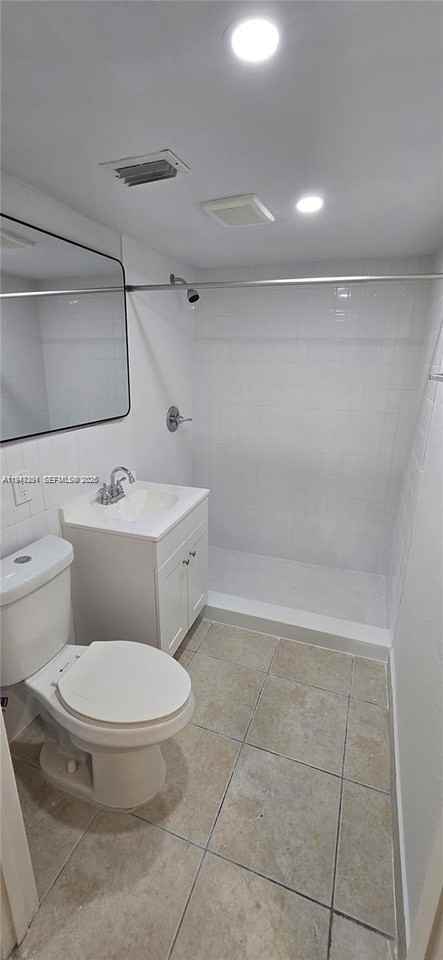 19600 Sw 110th Ct #203 - Photo 7 of 14