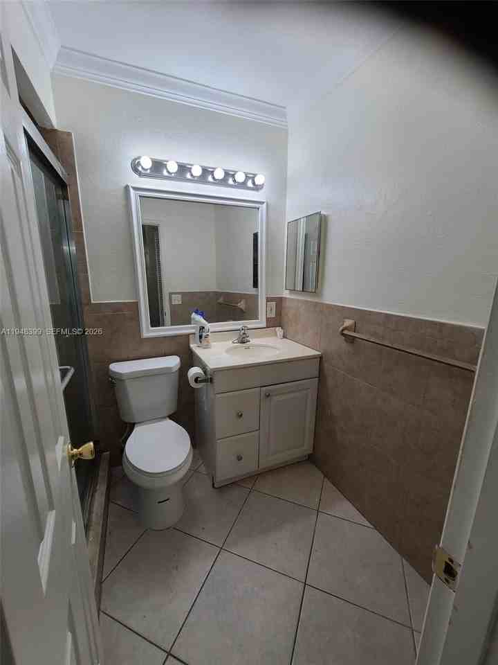 2424 Se 17th St #114B - Photo 7 of 12