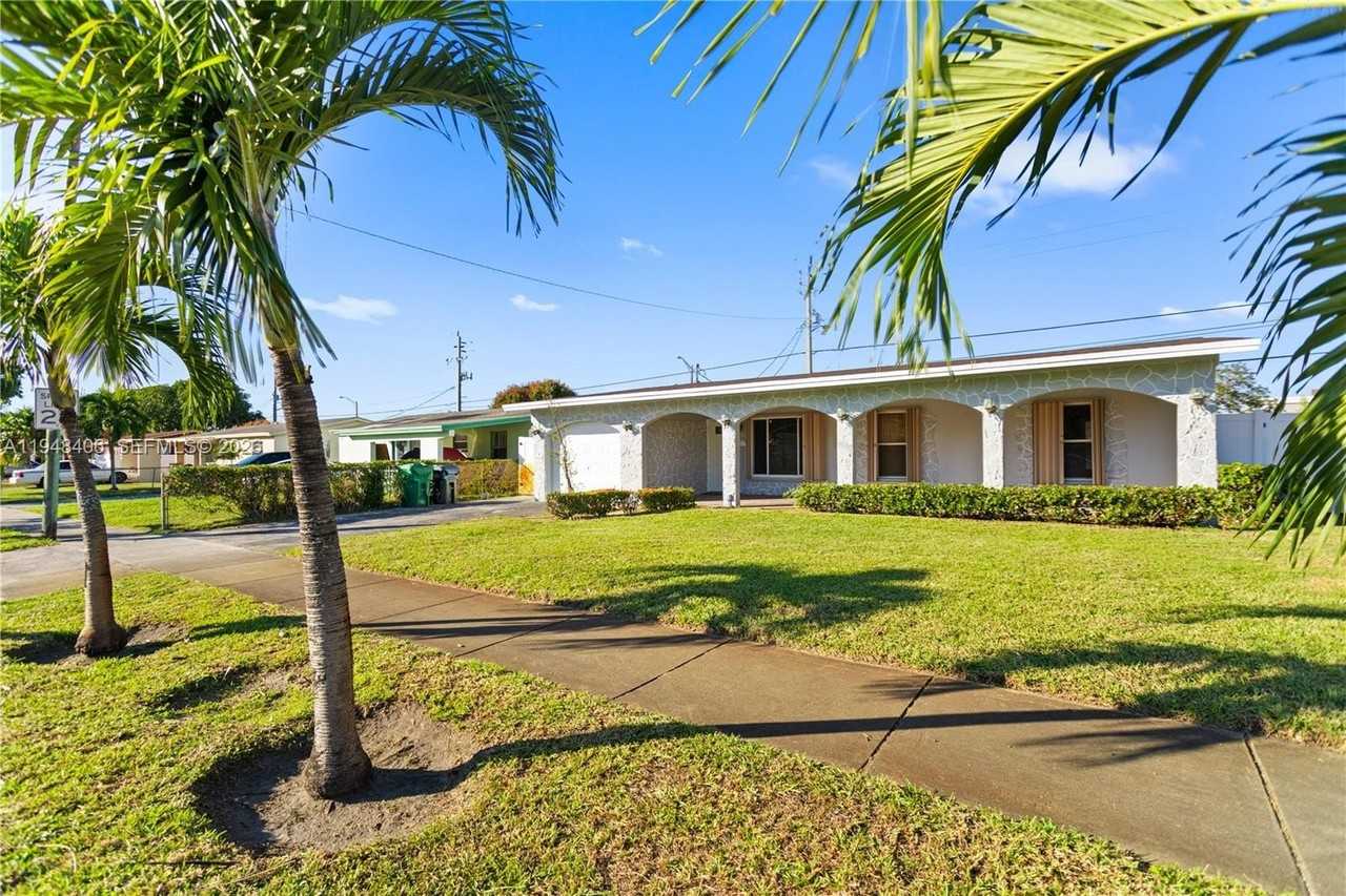 3521 Nw 18th Pl - Photo 2 of 50