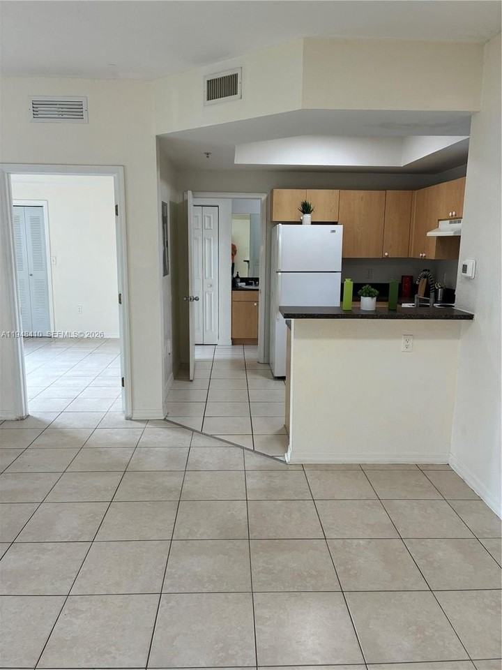 7516 Ne 1st Ave #202 - Photo 2 of 13