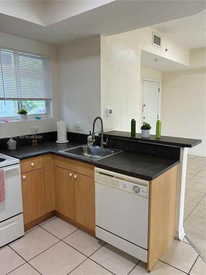 7516 Ne 1st Ave #202 - Photo 4 of 13