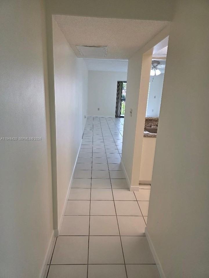 1121 Sw 105th Ave #322 - Photo 5 of 19