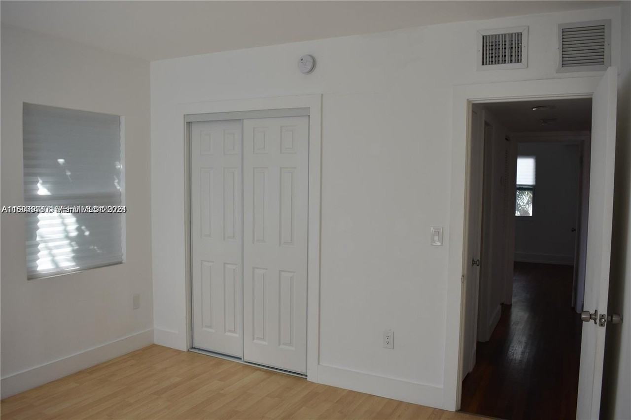 9780 Bay Harbor Ter #7 - Photo 7 of 14