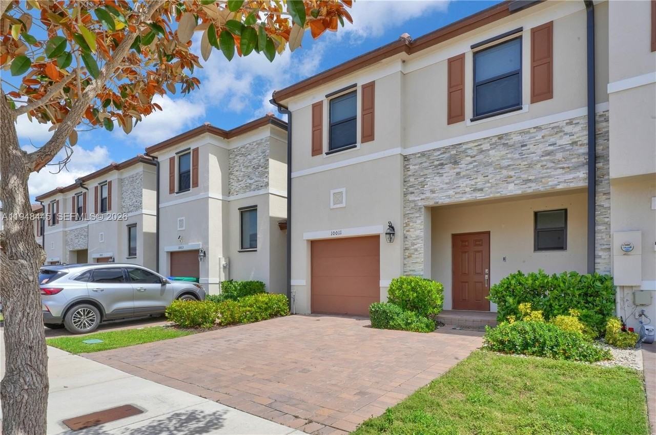 10011 Sw 231st Ln #0 - Photo 2 of 21