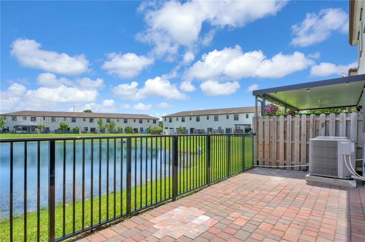 10011 Sw 231st Ln #0 - Photo 7 of 21