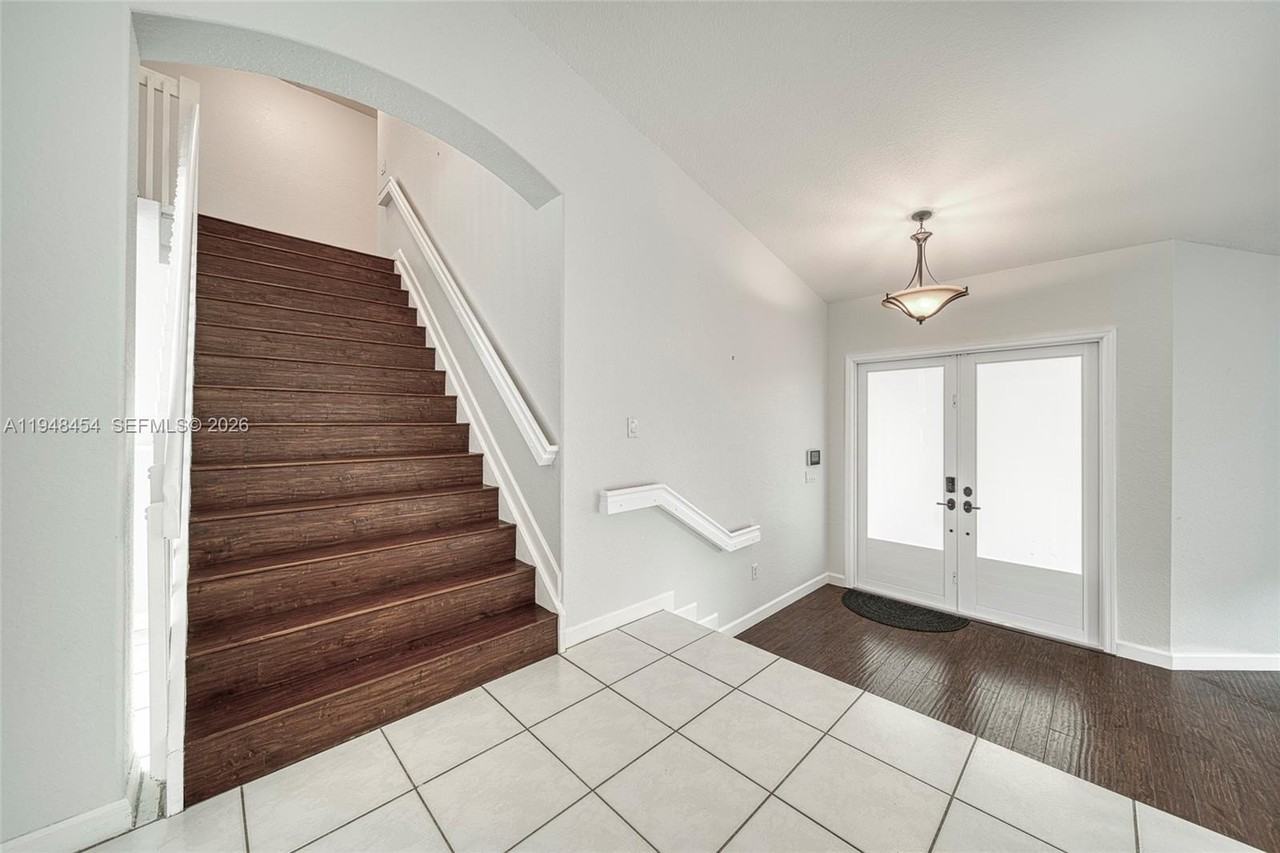 11374 Nw 66th St - Photo 5 of 49