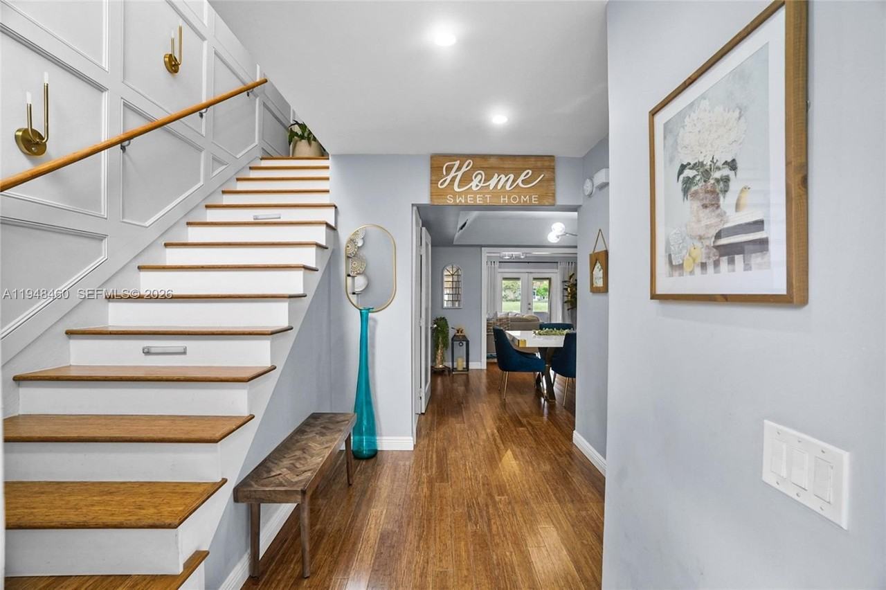 505 Maplewood Dr - Photo 6 of 44