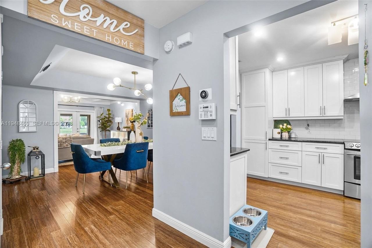 505 Maplewood Dr - Photo 7 of 44