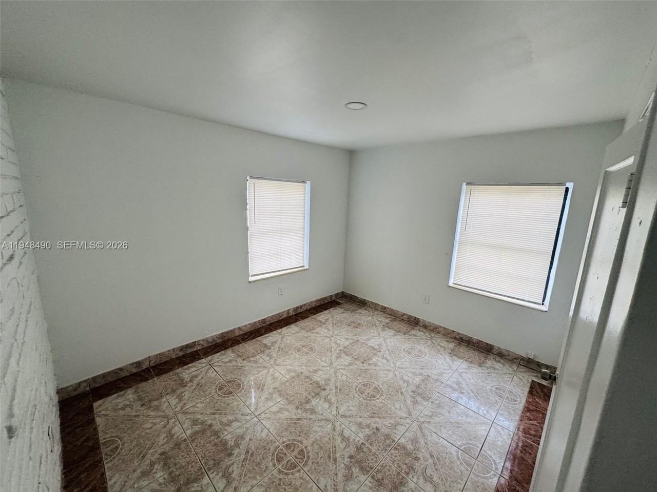 1210 Fisherman St #1 - Photo 5 of 10