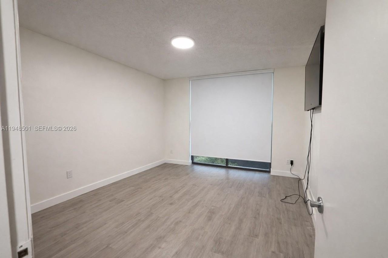 11800 Sw 18th St #410-4 - Photo 6 of 11