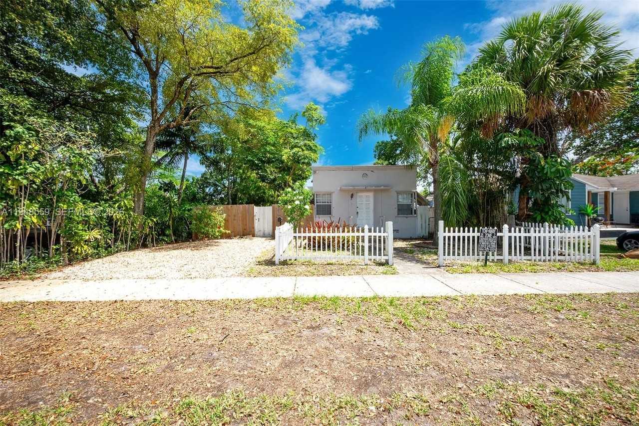 1922 Mckinley St #2 - Photo 3 of 18