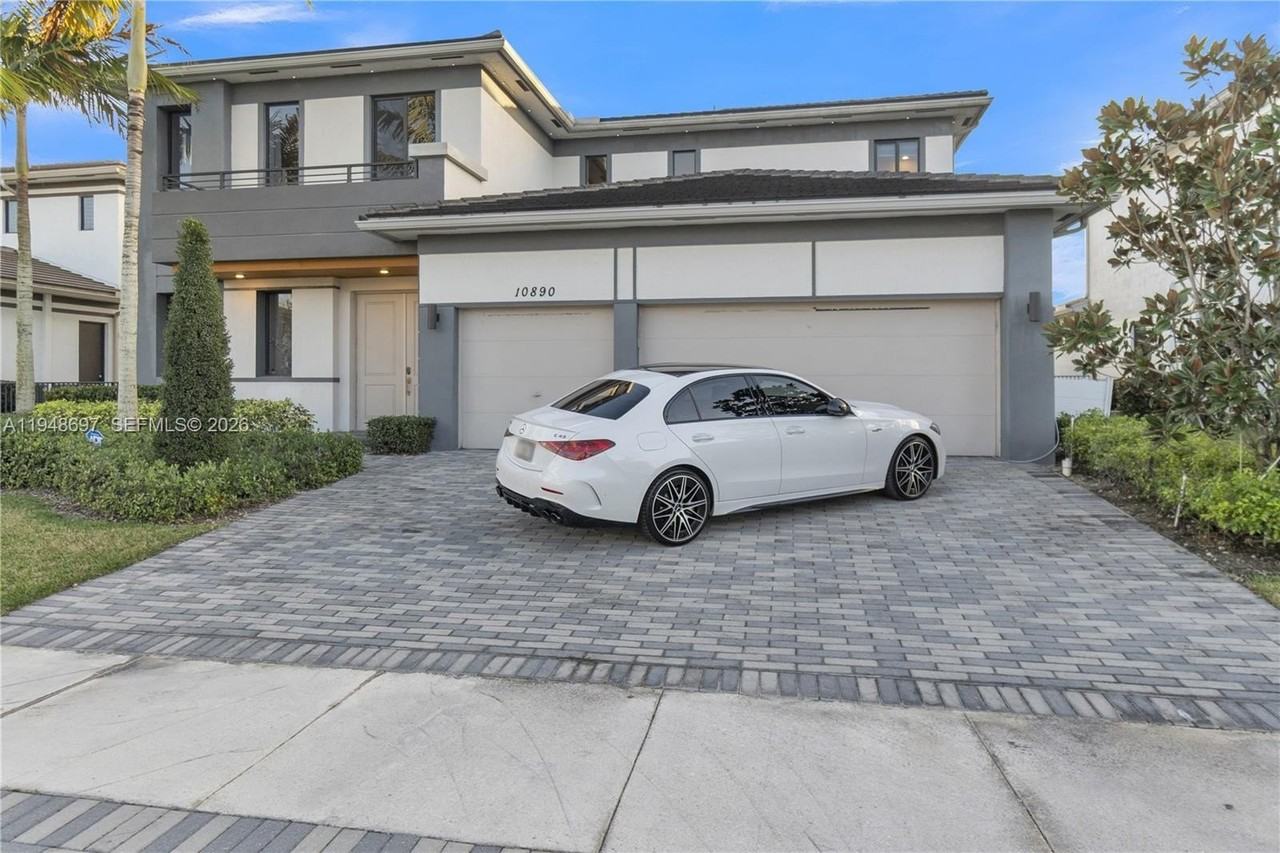 10890 Shore St - Photo 2 of 50