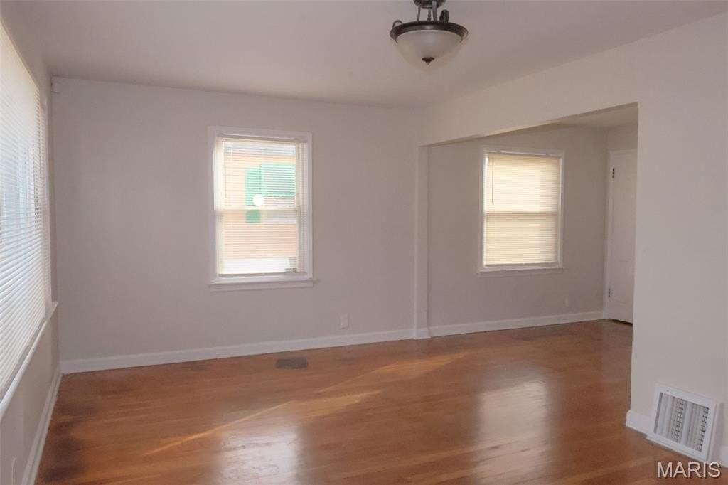 10131 Cabot Dr - Photo 2 of 13