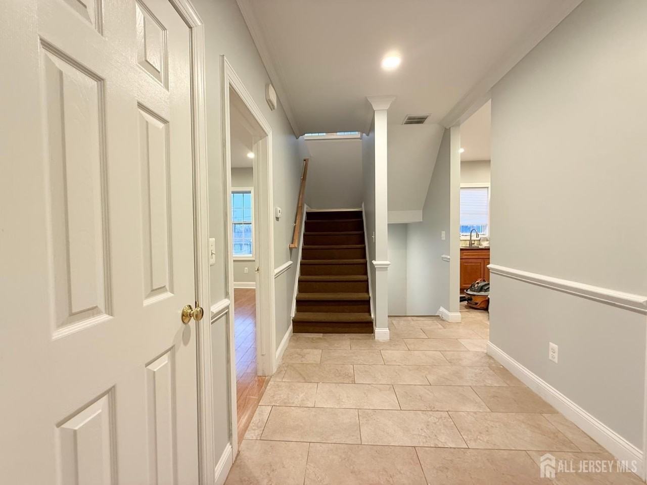 664 Amboy Ave Avenue - Photo 6 of 23