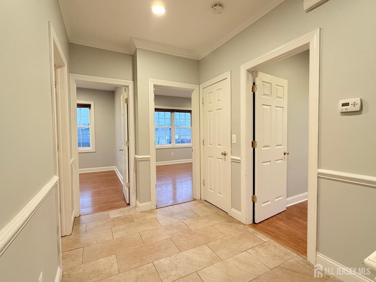 664 Amboy Ave Avenue - Photo 7 of 23