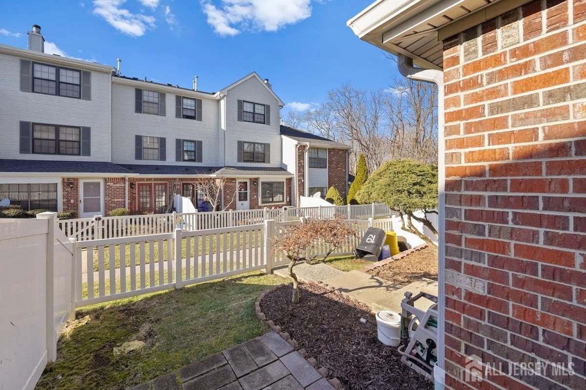 19 Covington Ct - Photo 2 of 18