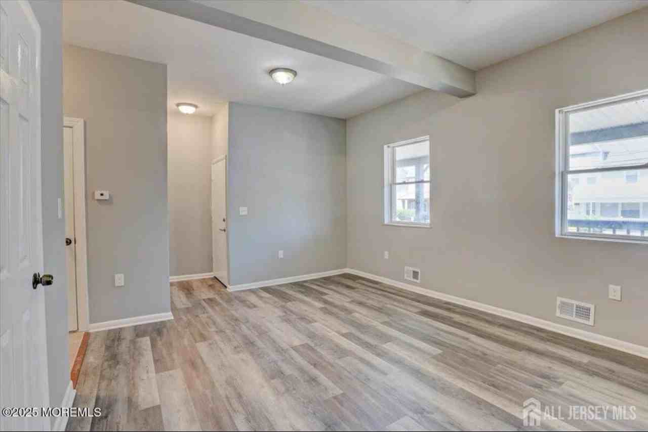 111 John St - Photo 3 of 13