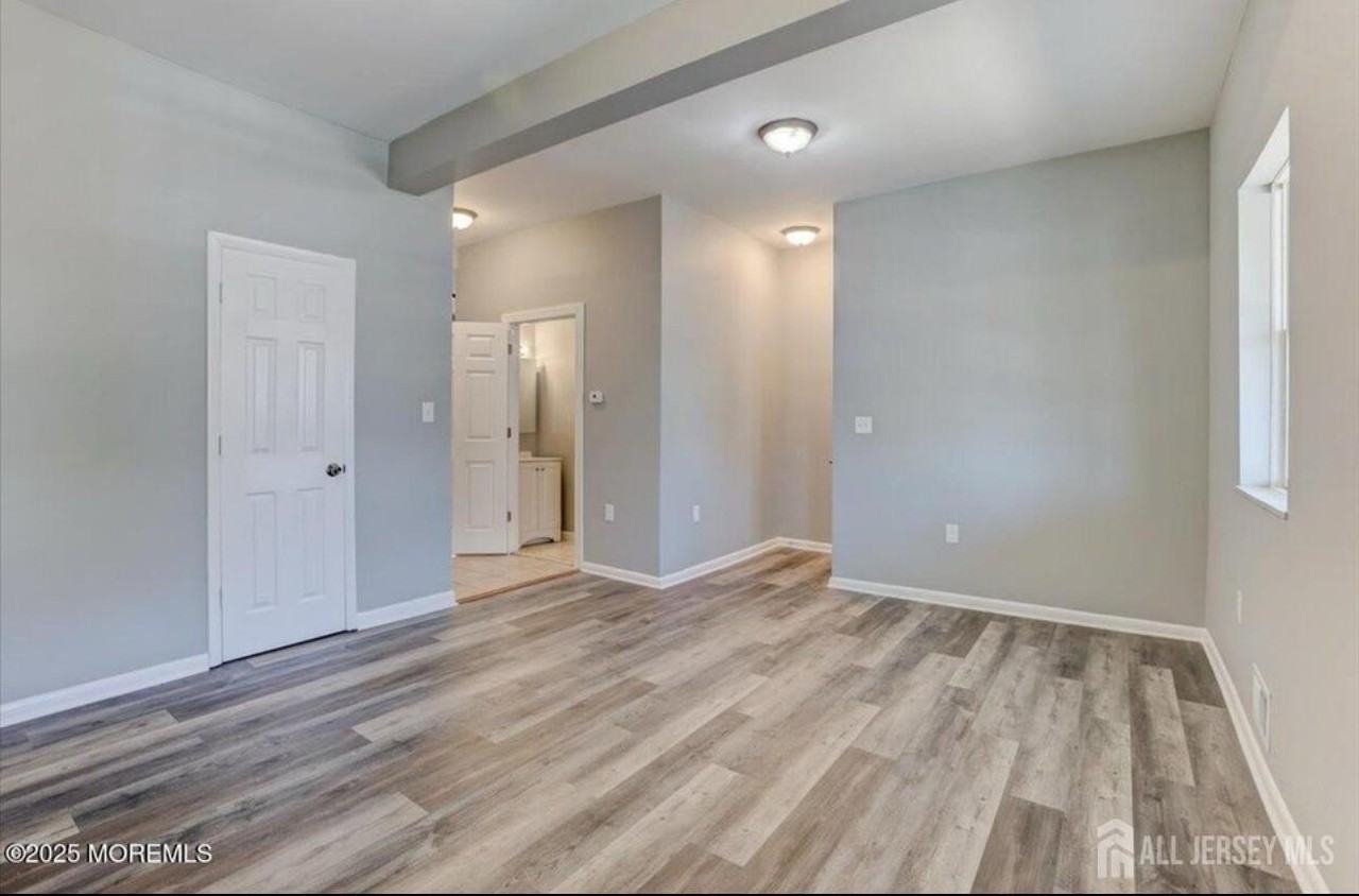 111 John St - Photo 4 of 13