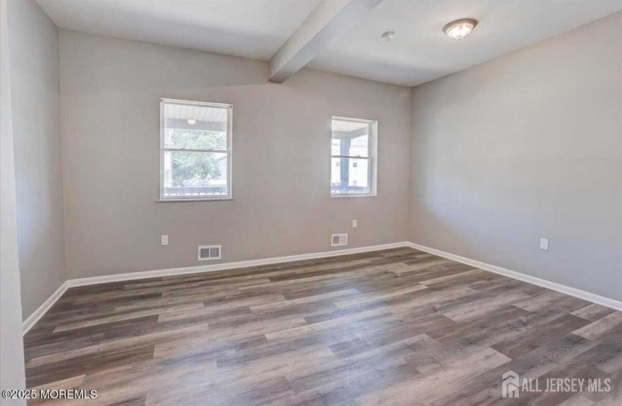 111 John St - Photo 7 of 13