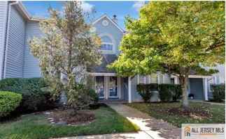 featured image of 48 Tanglewood Ct